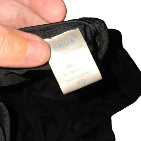 Womens Venus size 10 black one piece swimsuit in great condition!! - Picture 2 of 3